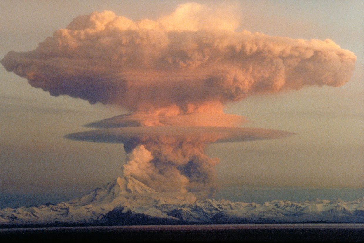 photo of mushroom cloud from volcanic eruption