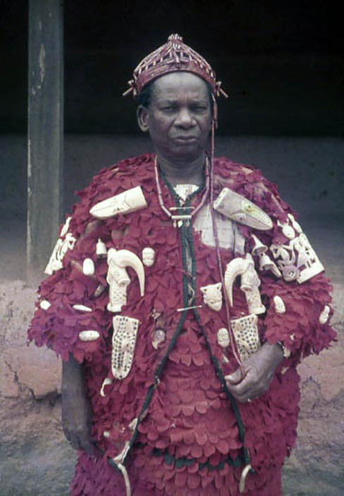 Figure 1a: The Ojomo of Ijebu-Owo wearing his Orufanran ceremonial war costume (front view)