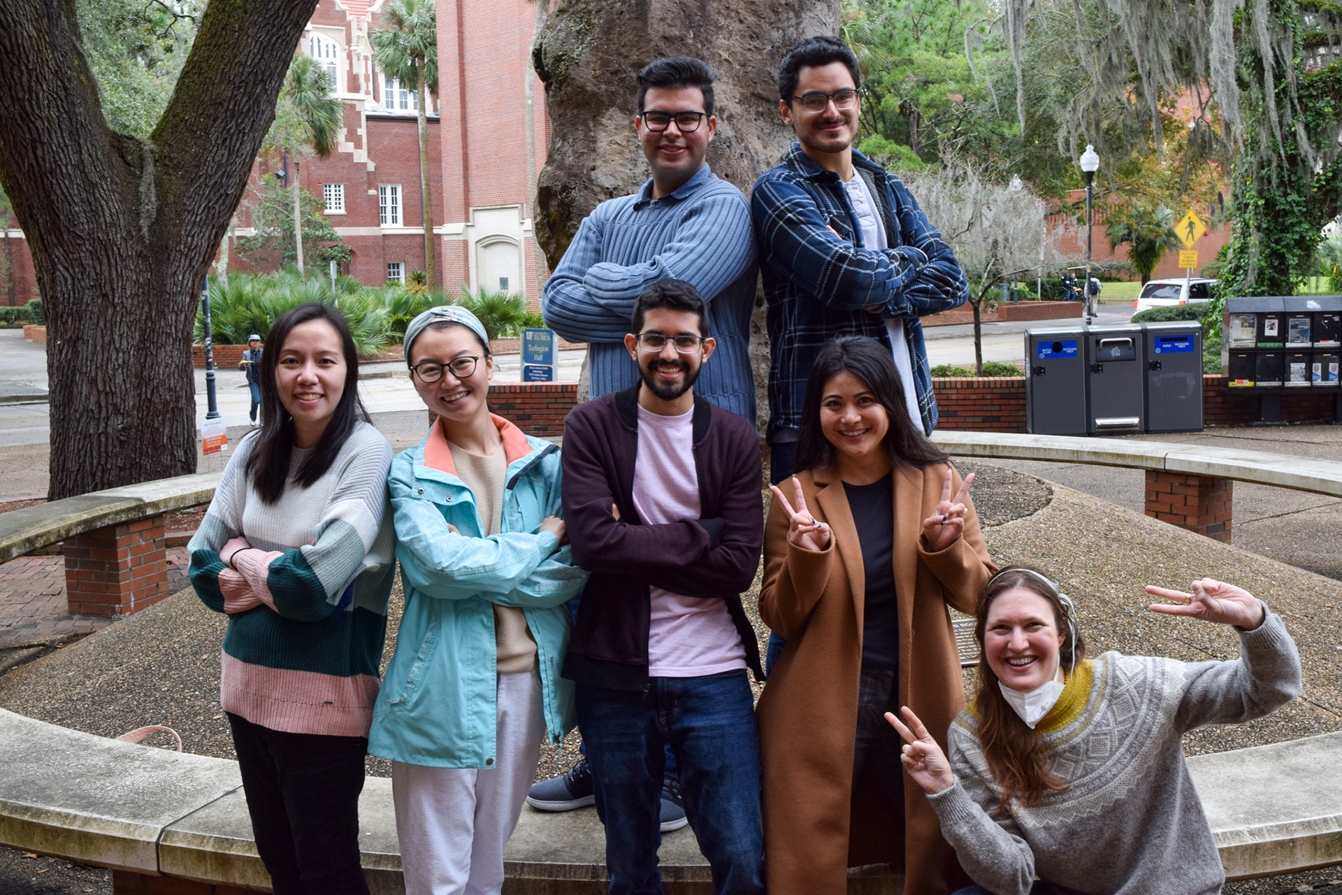 Brain, Language, and Bilingualism Lab researchers. (Clockwise, from top left: Undergraduate Reinaldo Cabrera Pérez, PhD student Cesar Rosales, linguistics professor Eleonora Rossi, PhD student Megan Nakamura, undergraduate Armaan Kalkat, and PhD students Yihan Chen and Zoe Cheung.)