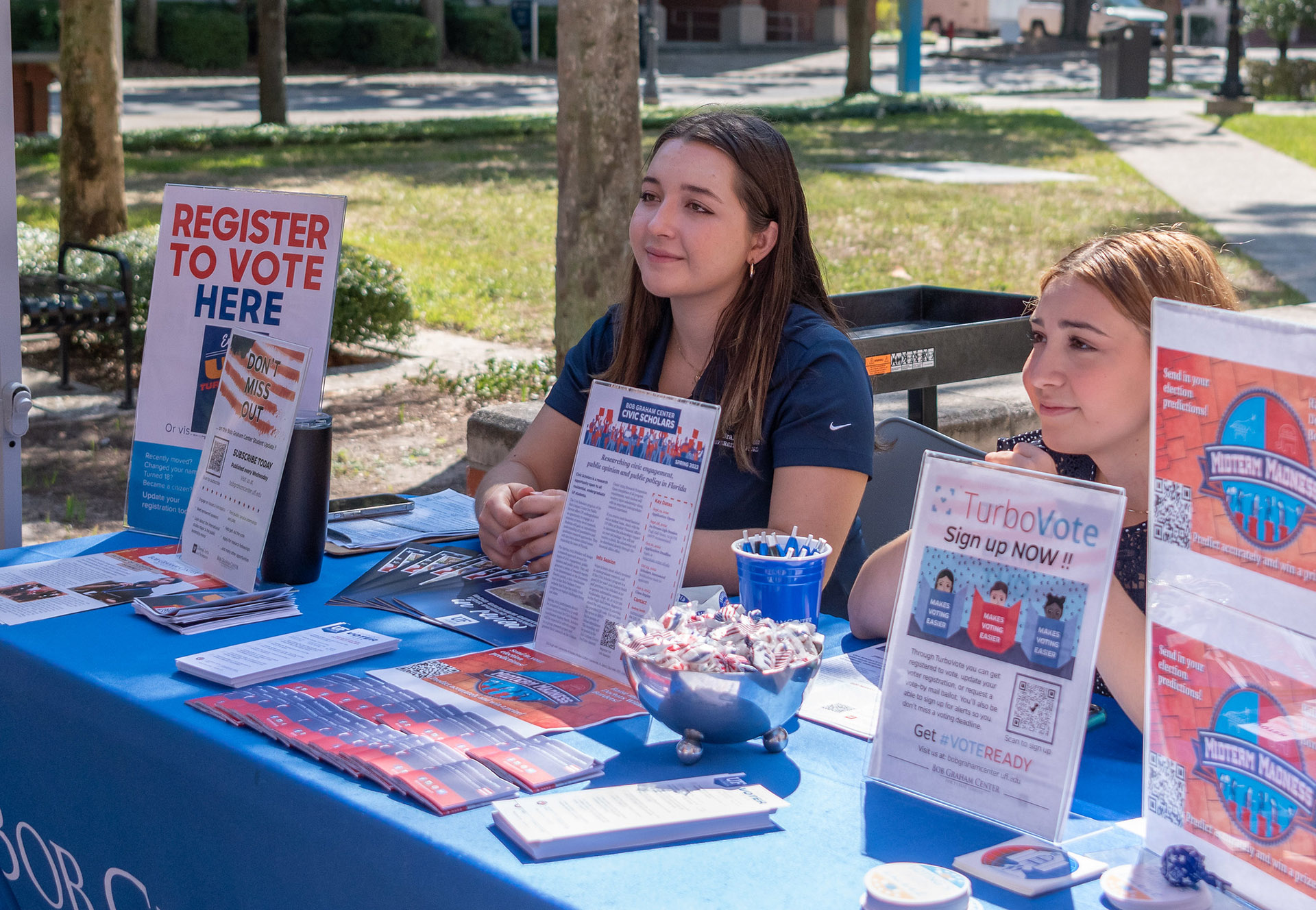 Students register prospective voters on campus
