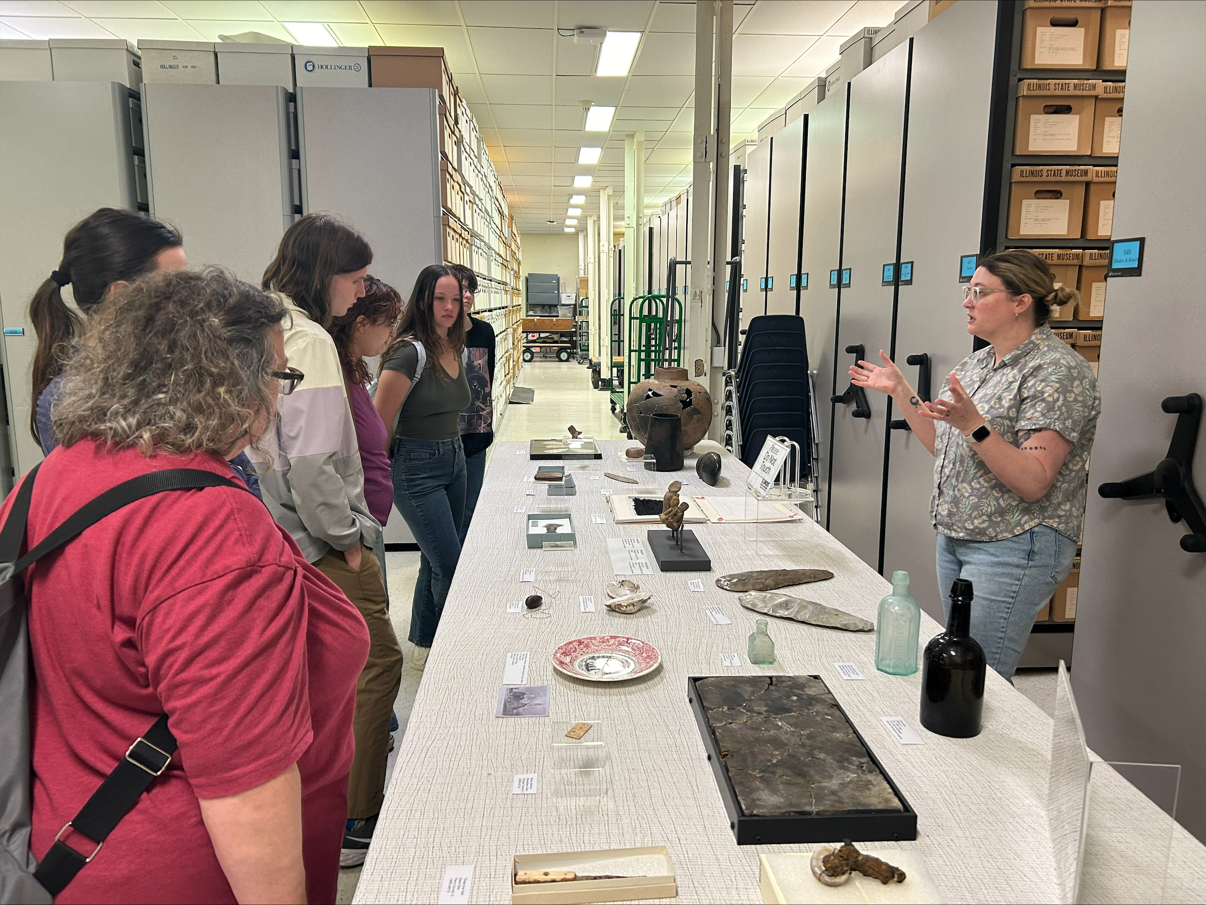 people view table with artifacts